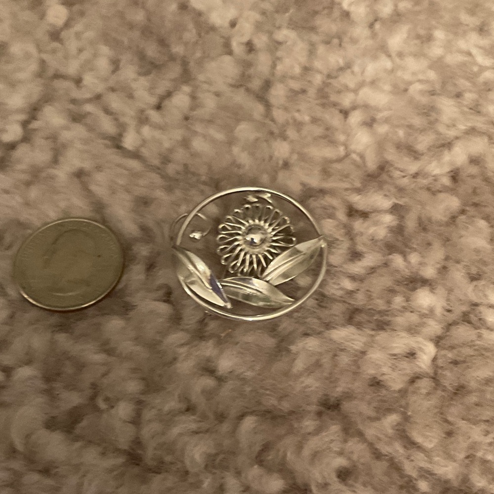 Silver Floral Brooch Stamped Sterling Silver 🌹💞🌸 Vintage Find A Great Gift 🎁